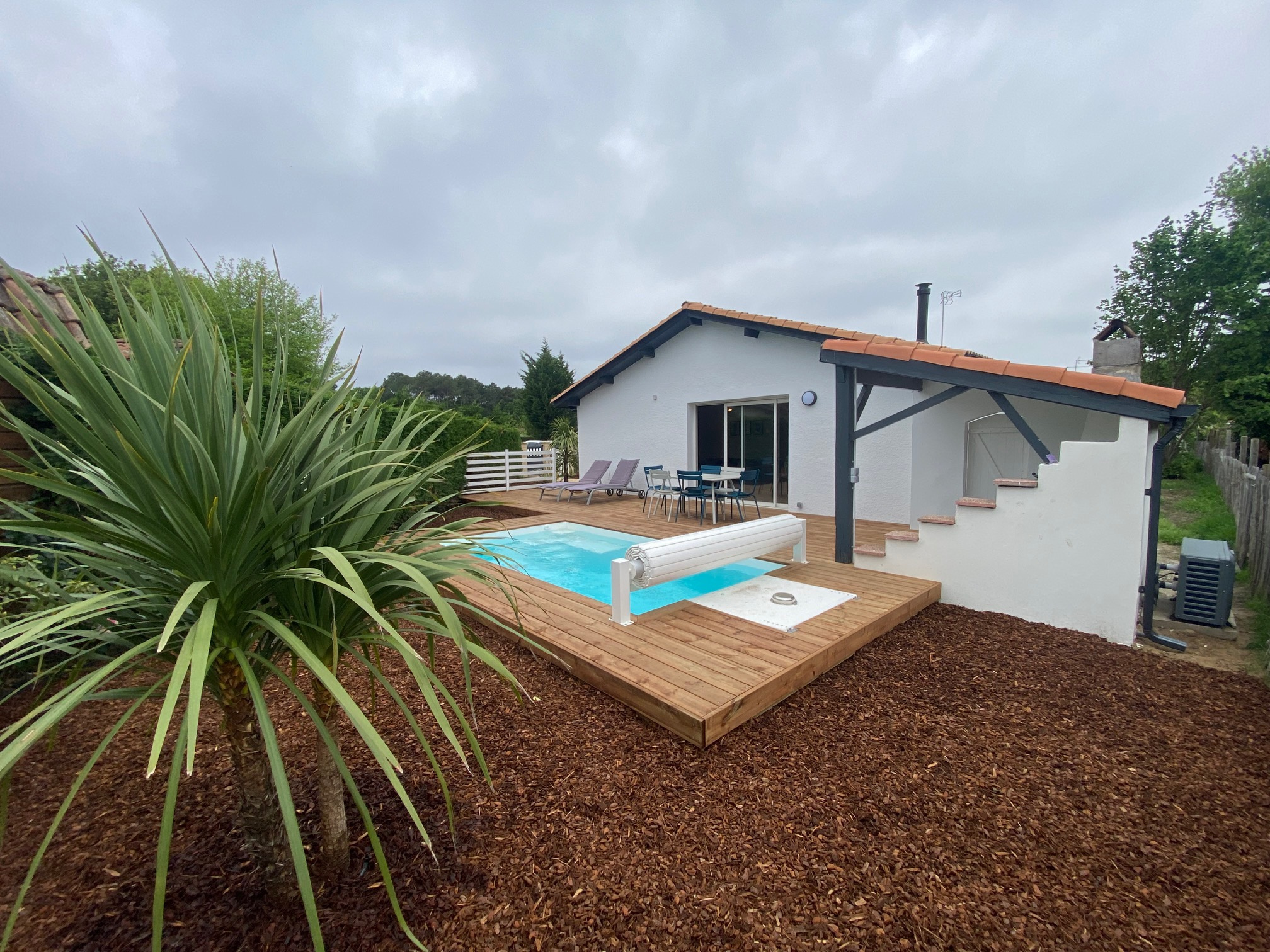 AGREABLE VILLA MEUBLEE  AVEC PISCINE CHAUFFEE