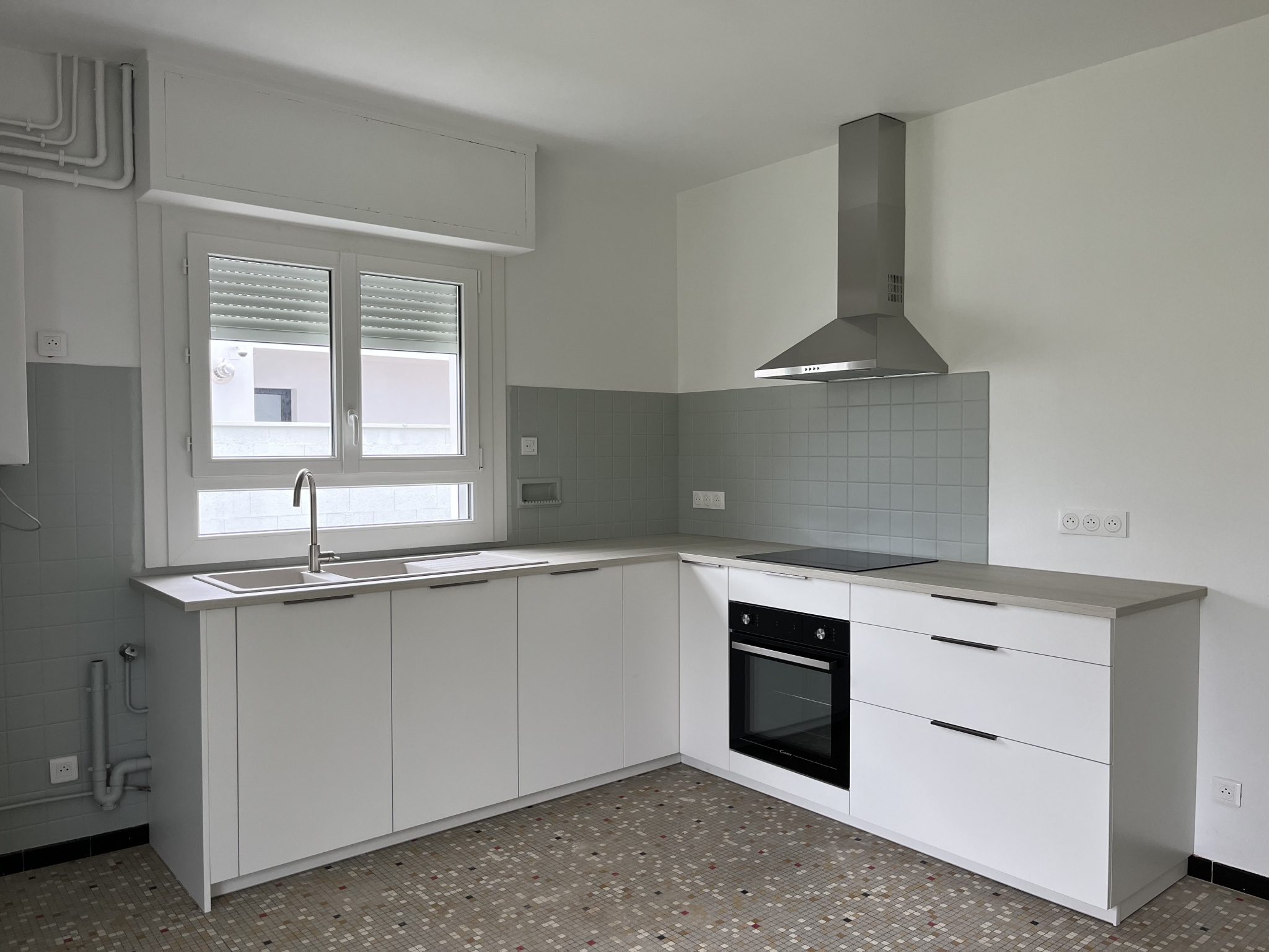 MAISON AGREABLE RENOVEE AVEC GRAND JARDIN DANS SECTEUR CALME